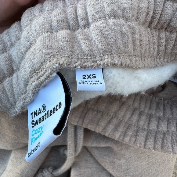 TNA Aritzia sweatpants - Picture 4 of 4